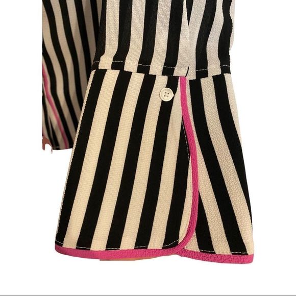 Jones New York black/white stripe bell sleeve pink trim button Front v neck top - Picture 6 of 7